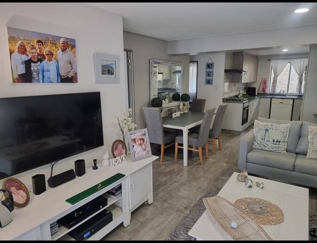 3 BEDROOM APARTMENT FOR SALE IN ISLAND VIEW